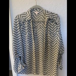 Long sleeve light weight button up blouse